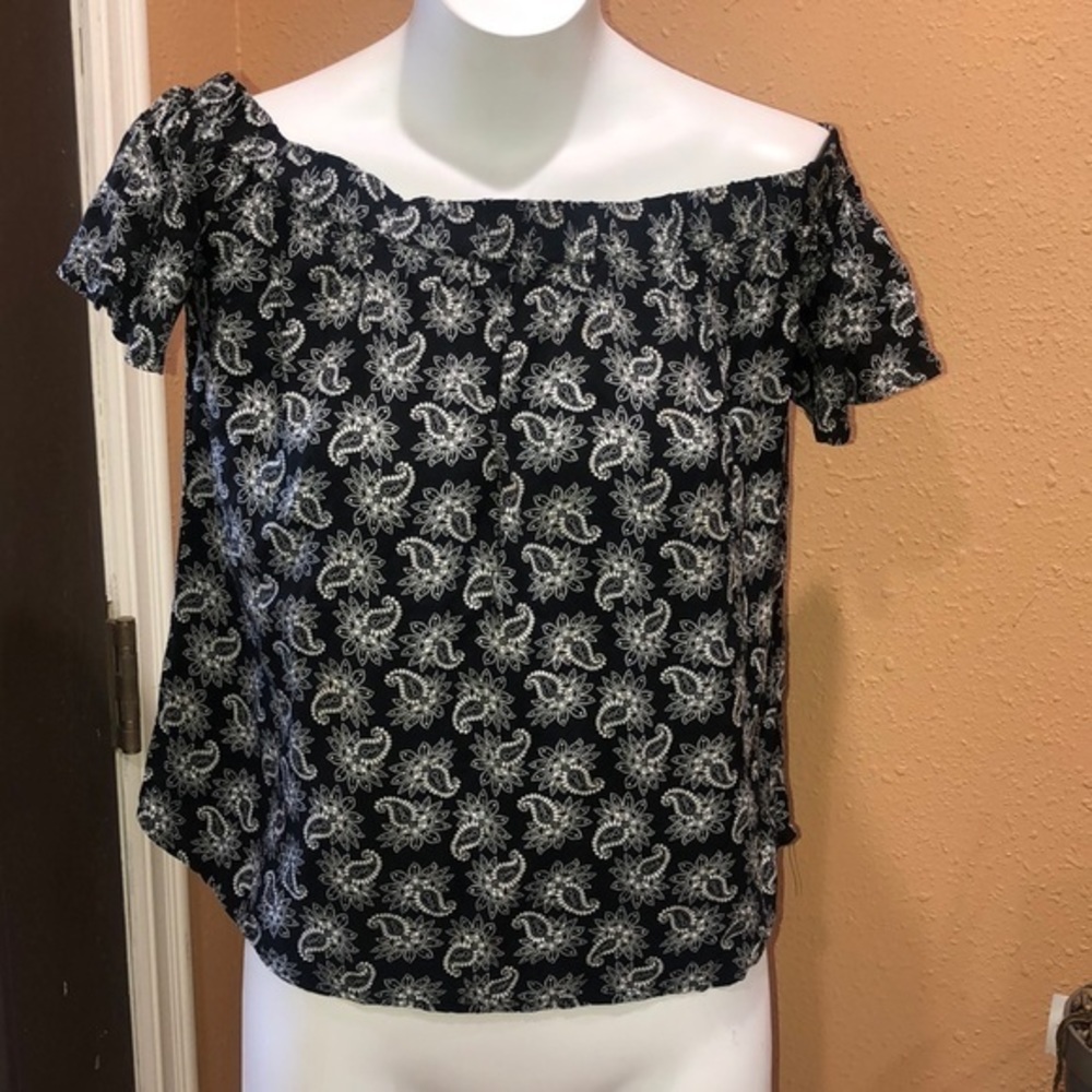 Ganji off the shoulder top
